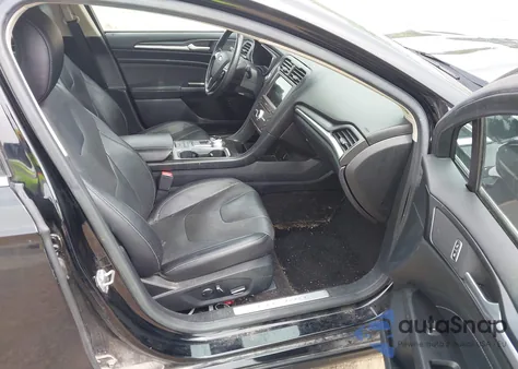 2017 Ford Fusion Hybrid Titanium z USA, uszkodzony, nr VIN 3FA6P0RUXHR383796